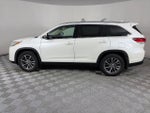 2019 Highlander Thumbnail 4