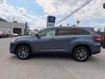 2019 Highlander Thumbnail 4