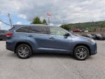 2019 Highlander Thumbnail 16