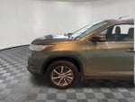2019 Highlander Thumbnail 4