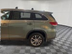 2019 Highlander Thumbnail 5