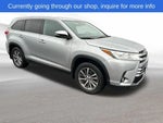2019 Highlander Thumbnail 7