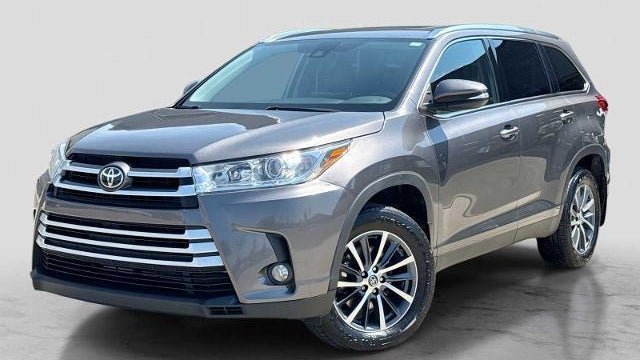 Preowned 2019 Toyota Highlander SE for Sale
