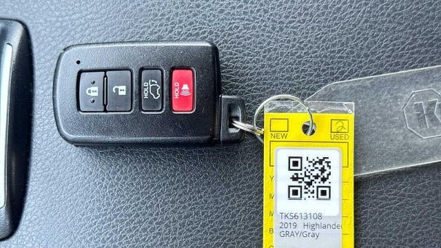 2019 Toyota Highlander SE