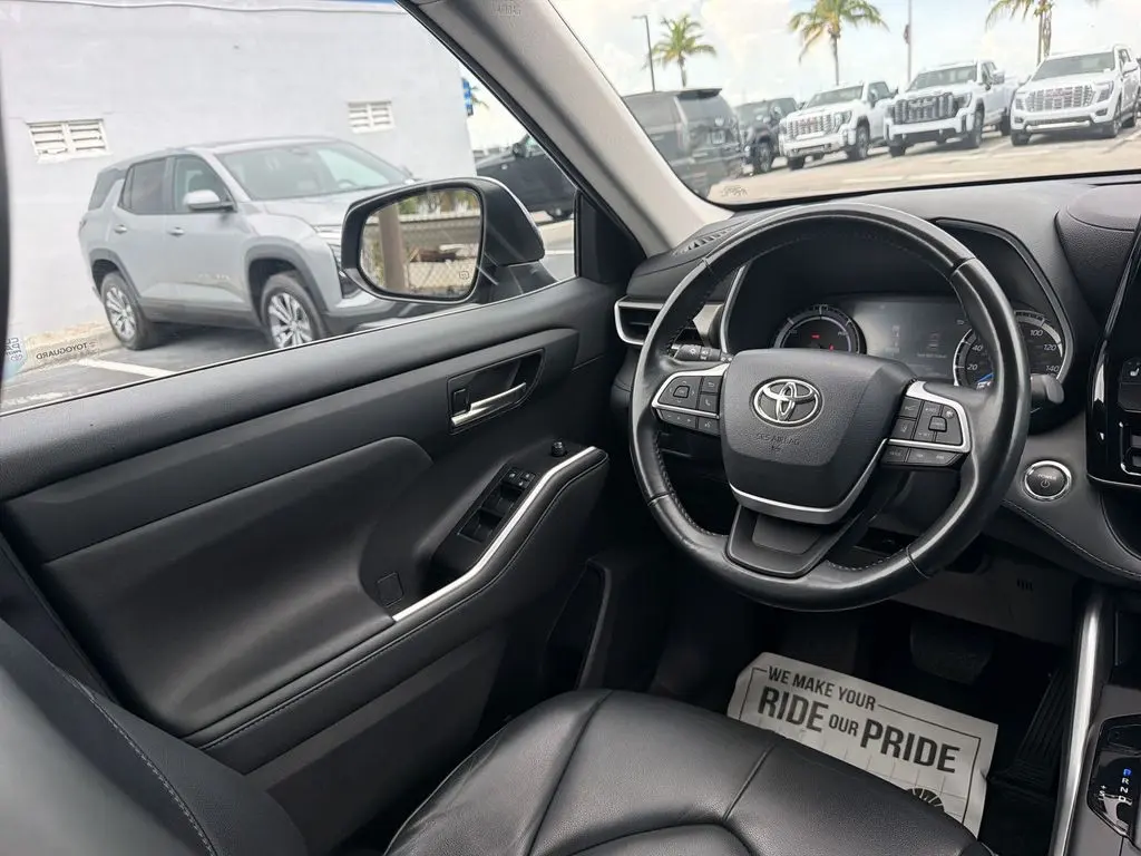 2023 Toyota Highlander - $38,980