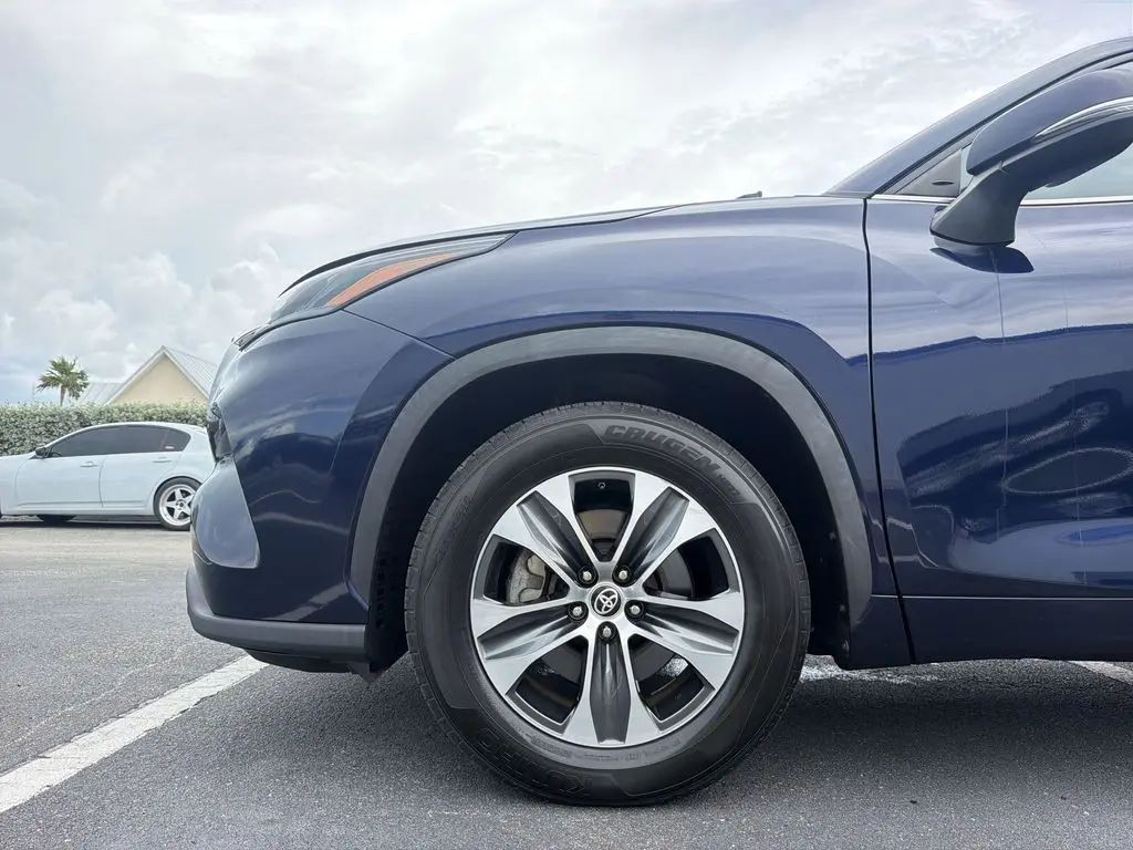 2023 Toyota Highlander - $38,980