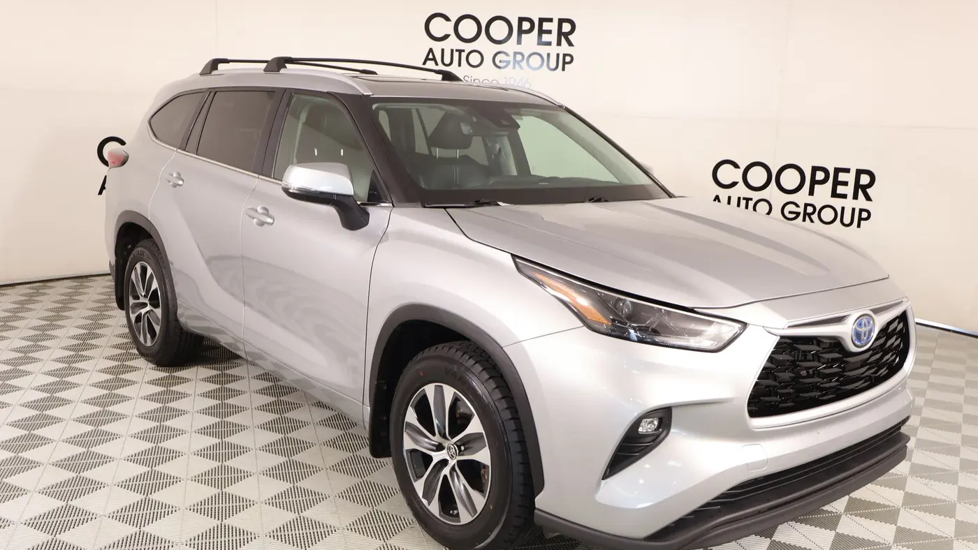 Preowned 2023 Toyota Highlander Hybrid XLE for Sale