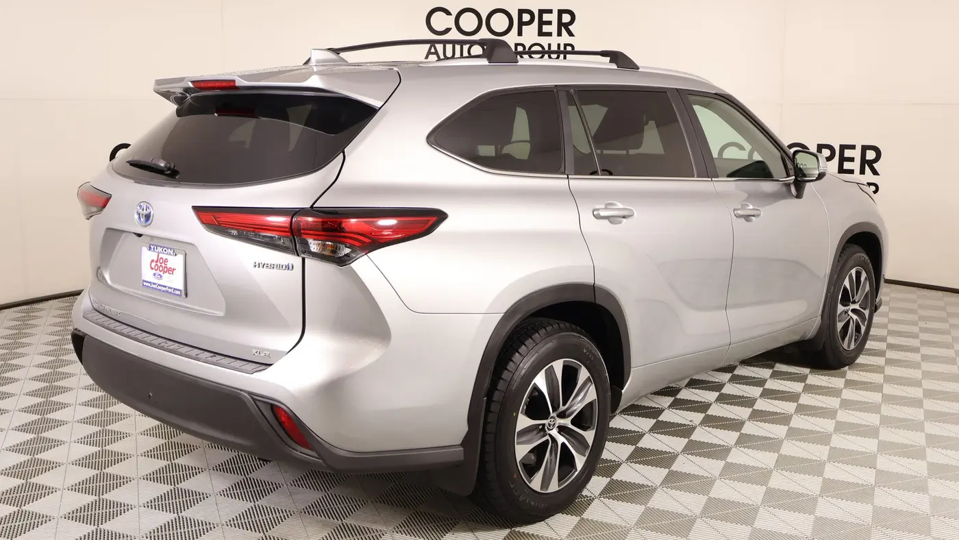2023 Toyota Highlander Hybrid XLE