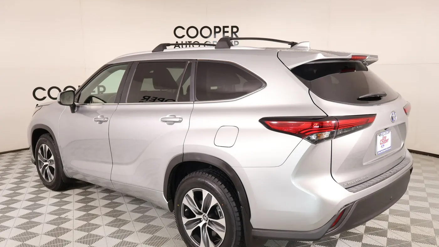 2023 Toyota Highlander Hybrid XLE