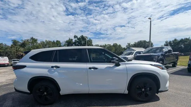 2024 Toyota Highlander Hybrid XLE