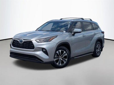Photo of a 2024 Toyota Highlander Hybrid XLE 4DR SUV for sale