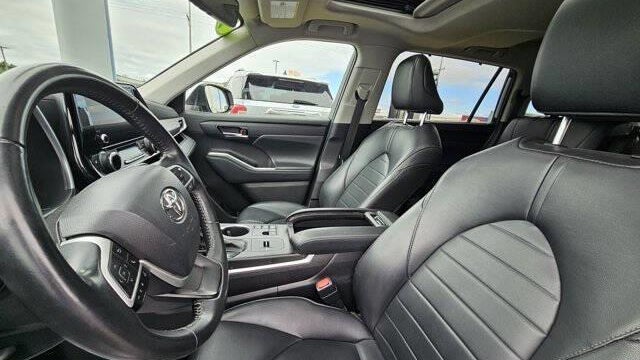 2023 Toyota Highlander Hybrid XLE