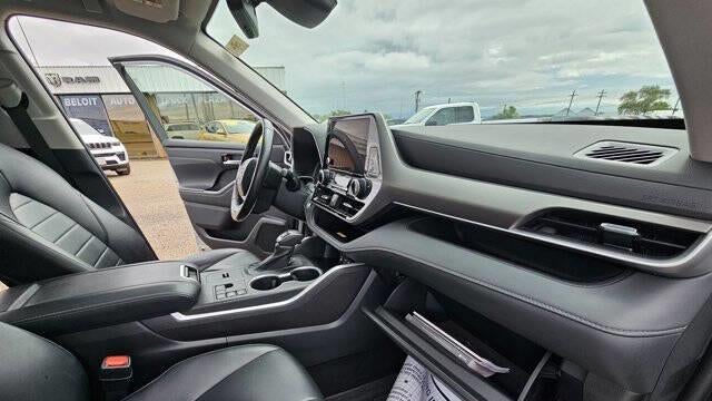 2023 Toyota Highlander Hybrid XLE