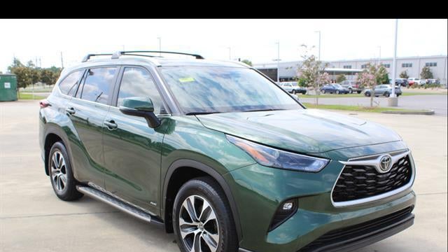 2025 Toyota Highlander Hybrid XLE