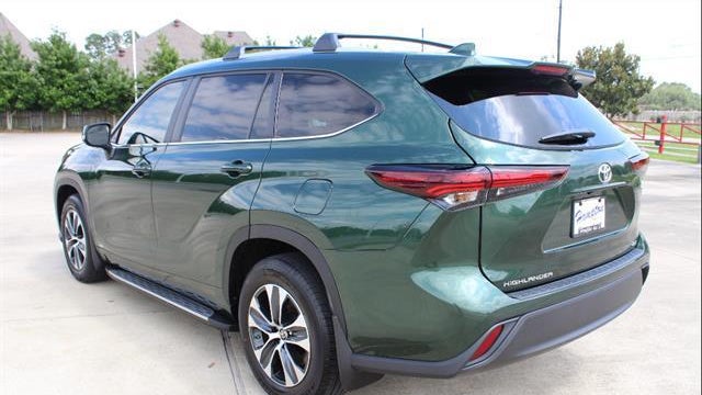2025 Toyota Highlander Hybrid XLE