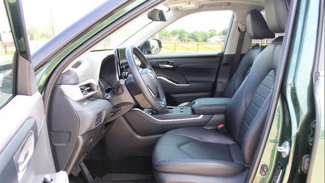 2025 Toyota Highlander Hybrid XLE