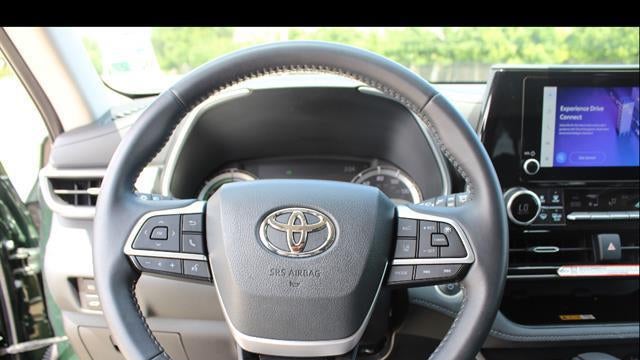 2025 Toyota Highlander Hybrid XLE
