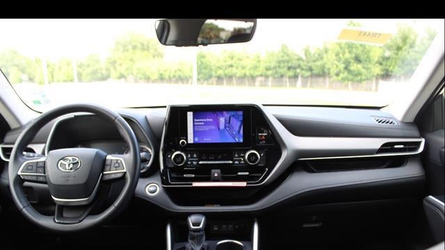 2025 Toyota Highlander Hybrid XLE