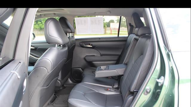 2025 Toyota Highlander Hybrid XLE