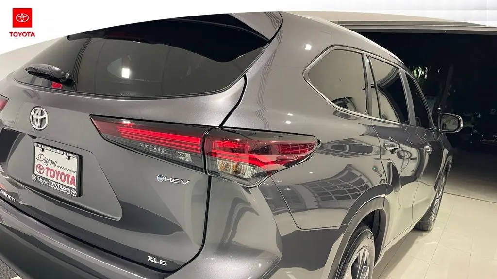 2025 Toyota Highlander Hybrid XLE