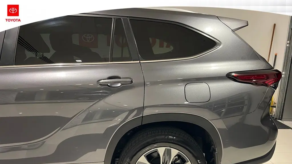 2025 Toyota Highlander Hybrid XLE