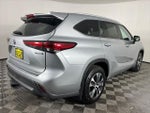 2023 Highlander Hybrid Thumbnail 6