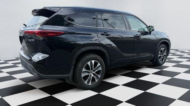 2023 Toyota Highlander Hybrid XLE