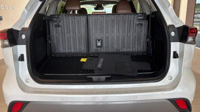2025 Toyota Highlander Hybrid XLE