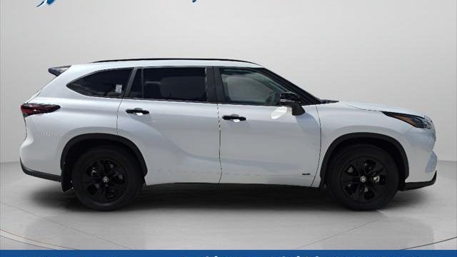 2025 Toyota Highlander Hybrid XLE Nightshade