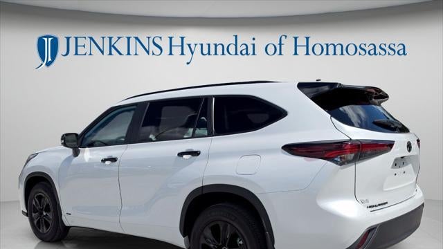 2025 Toyota Highlander Hybrid XLE Nightshade