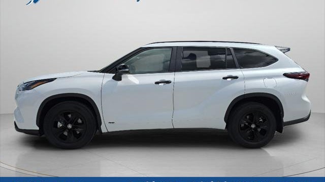 2025 Toyota Highlander Hybrid XLE Nightshade