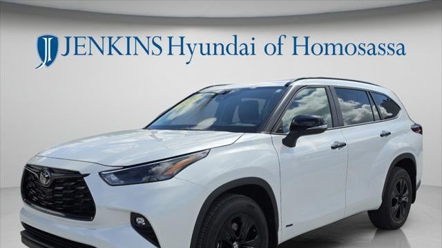 2025 Toyota Highlander Hybrid XLE Nightshade