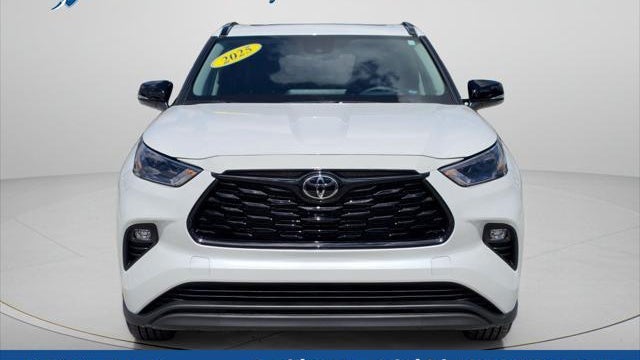 2025 Toyota Highlander Hybrid XLE Nightshade