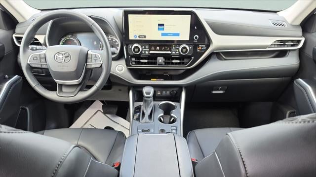 2025 Toyota Highlander Hybrid XLE Nightshade