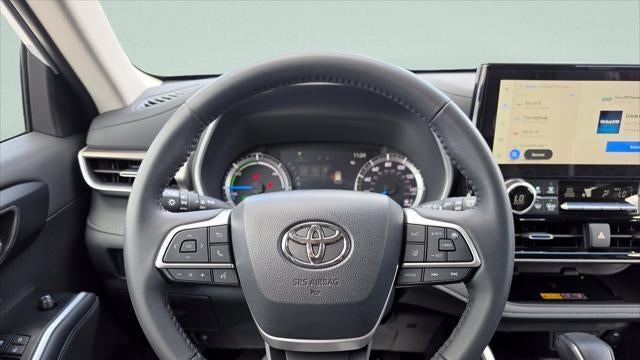 2025 Toyota Highlander Hybrid XLE Nightshade