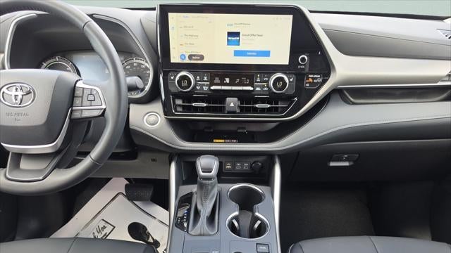 2025 Toyota Highlander Hybrid XLE Nightshade