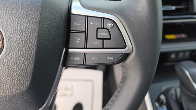 2025 Toyota Highlander Hybrid XLE Nightshade