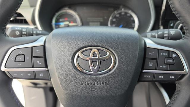 2025 Toyota Highlander Hybrid XLE Nightshade