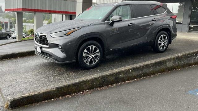 2023 Toyota Highlander Hybrid XLE