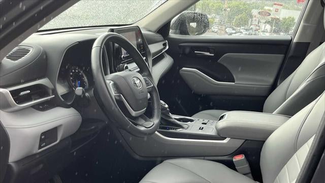 2023 Toyota Highlander Hybrid XLE