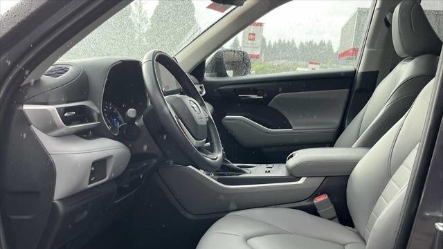 2023 Toyota Highlander Hybrid XLE
