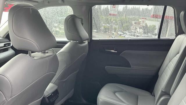 2023 Toyota Highlander Hybrid XLE