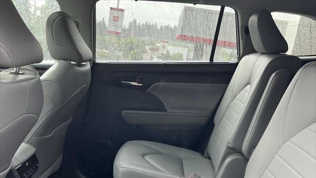 2023 Toyota Highlander Hybrid XLE