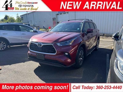 2024 Toyota Highlander Hybrid AWD XLE 4DR SUV