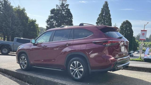2024 Toyota Highlander Hybrid XLE