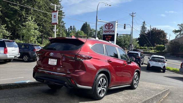 2024 Toyota Highlander Hybrid XLE