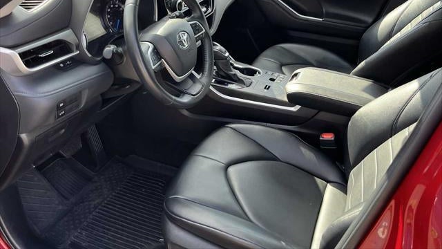 2024 Toyota Highlander Hybrid XLE