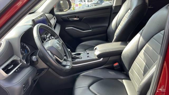 2024 Toyota Highlander Hybrid XLE