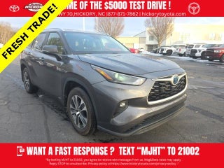 2023 Toyota Highlander Hybrid with Magnetic Gray Metallic Exterior