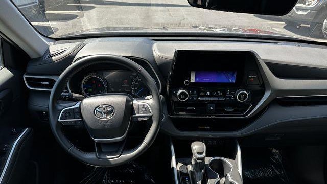 2023 Toyota Highlander Hybrid XLE